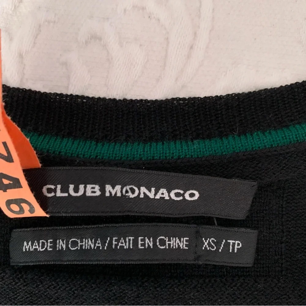 Club Monaco 100% Wool Green and Black Argyle Sweater - Picture 2 of 5